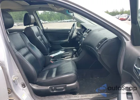 2003 Honda Accord 3.0 Ex z USA, uszkodzony, nr VIN 1HGCM66553A067250